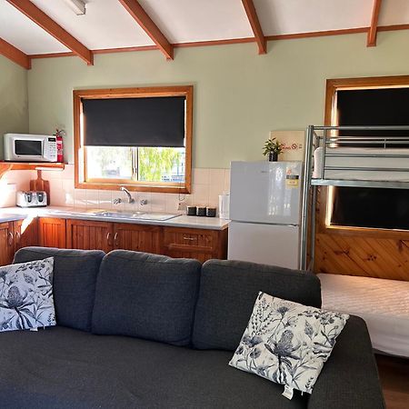 Millicent Lakeside Caravan Park Hotell Exteriör bild