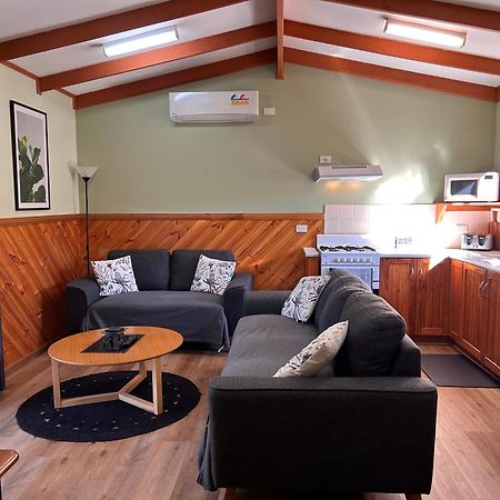 Millicent Lakeside Caravan Park Hotell Exteriör bild