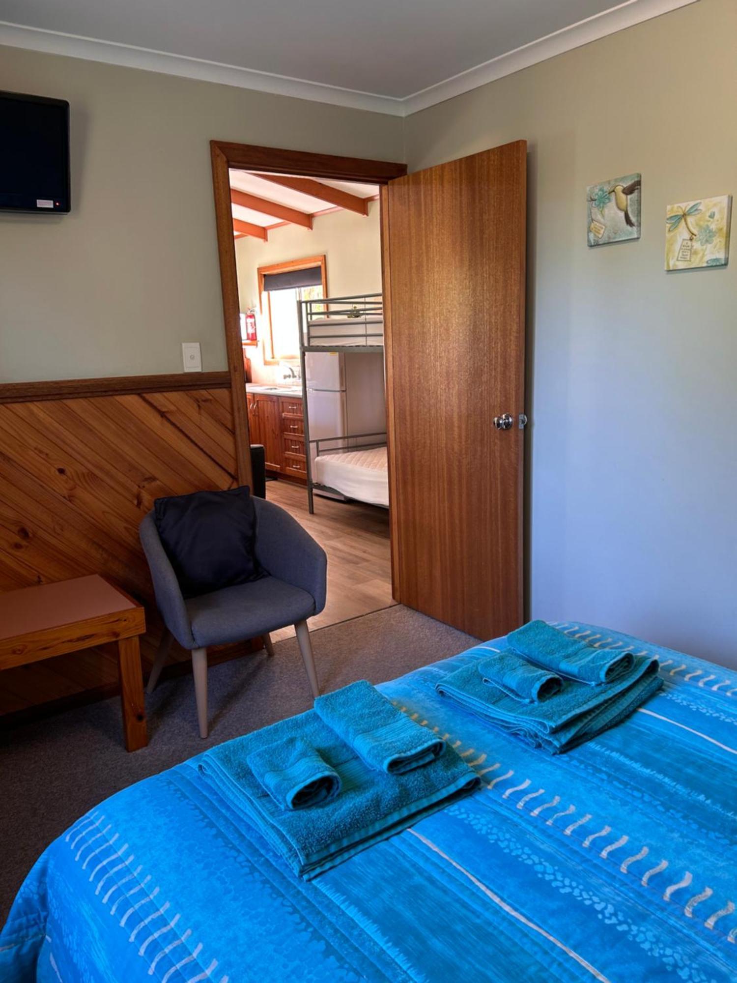 Millicent Lakeside Caravan Park Hotell Exteriör bild