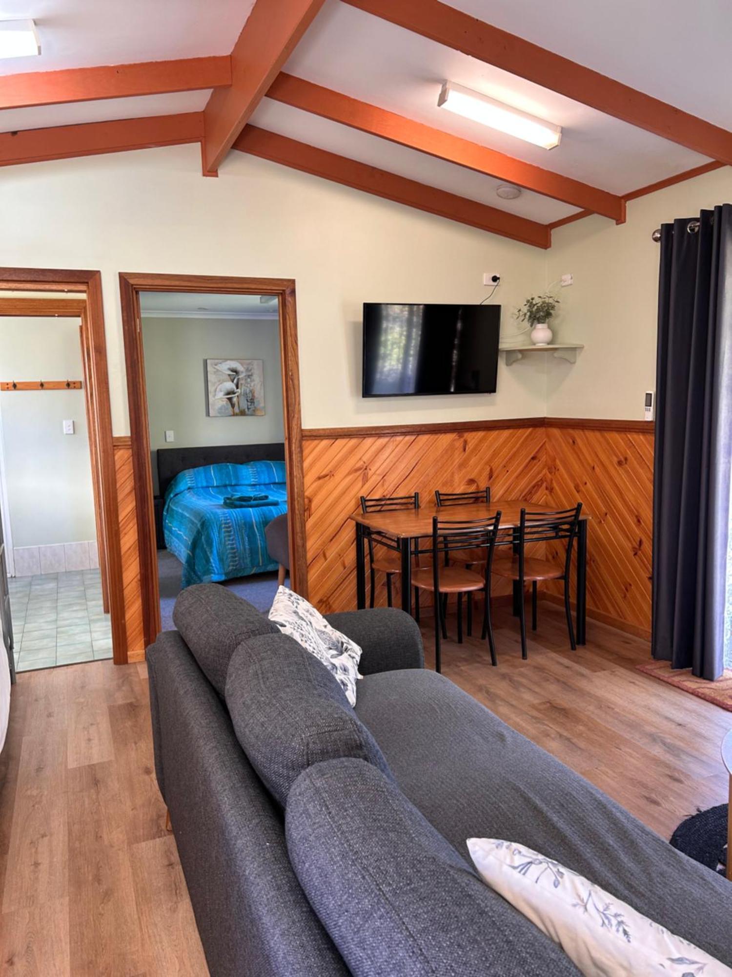 Millicent Lakeside Caravan Park Hotell Exteriör bild