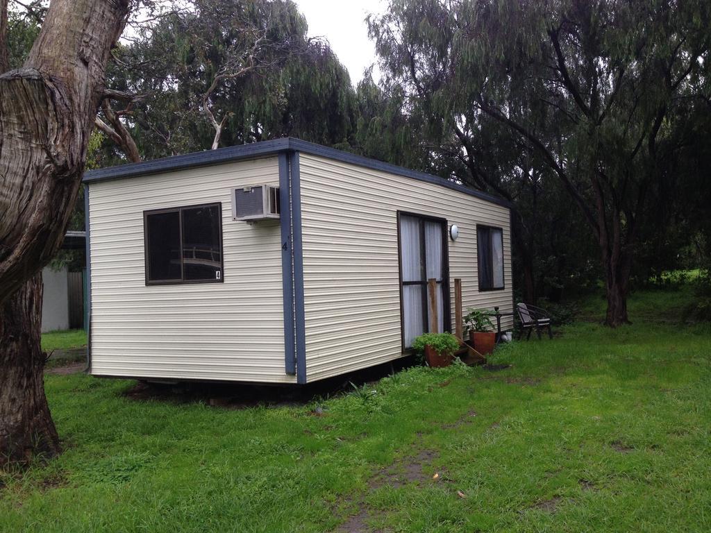 Millicent Lakeside Caravan Park Hotell Exteriör bild