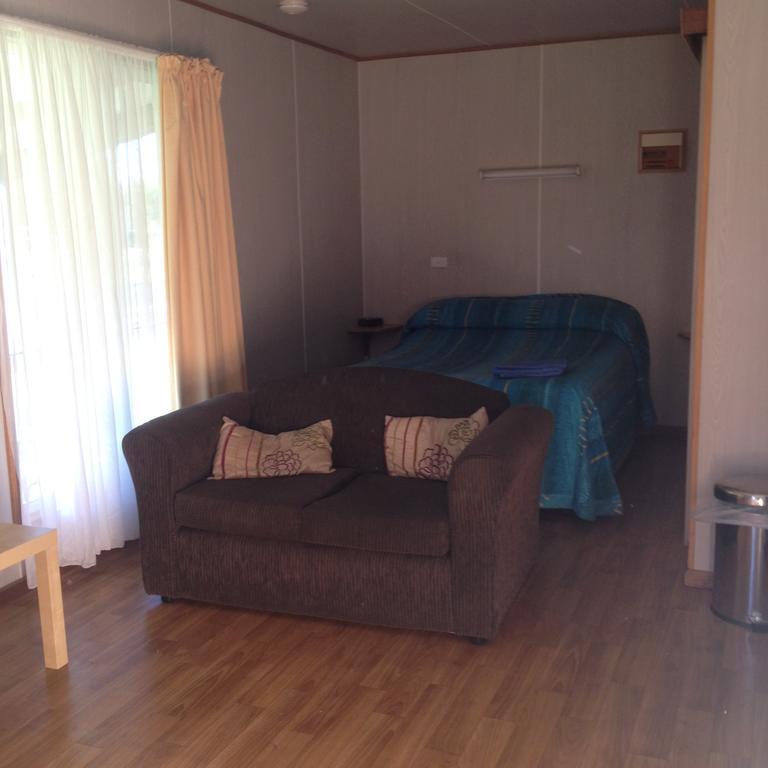 Millicent Lakeside Caravan Park Hotell Exteriör bild