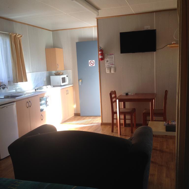 Millicent Lakeside Caravan Park Hotell Exteriör bild