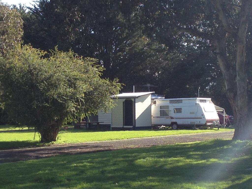 Millicent Lakeside Caravan Park Hotell Exteriör bild