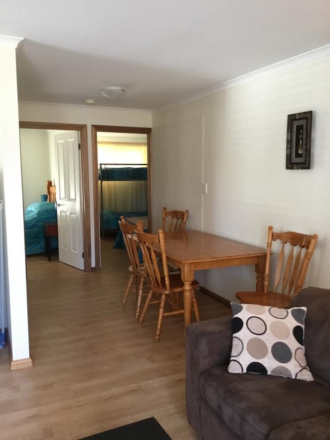 Millicent Lakeside Caravan Park Hotell Exteriör bild
